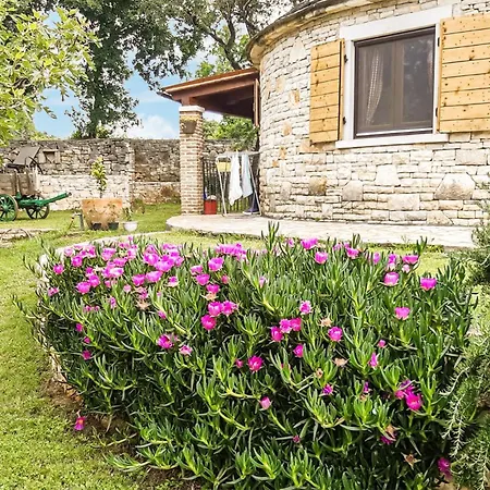 Holiday home In With Outdoor Swimming Pool Cukrici
