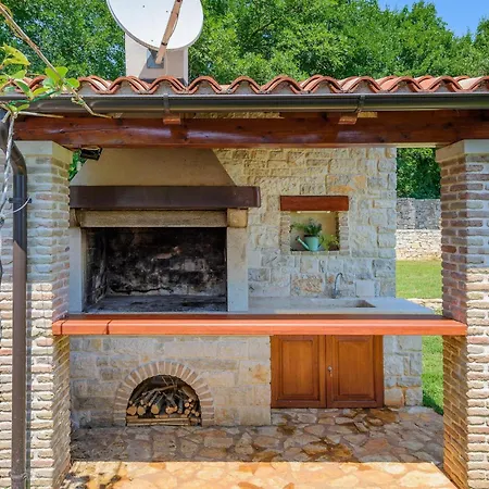 In With Outdoor Swimming Pool * Cukrici