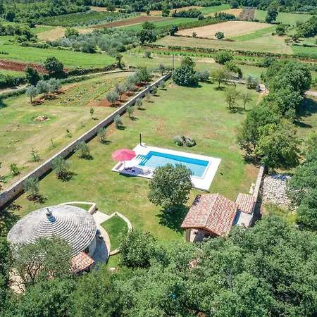 In With Outdoor Swimming Pool Holiday home *
