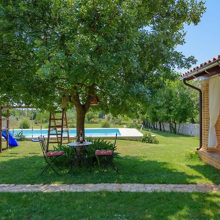 In With Outdoor Swimming Pool Holiday home *